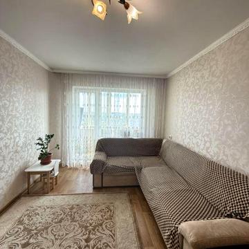 Продаж двох кімнатної квартири в центрі.