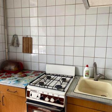 Продам 1  кв микрорайон Солнечный