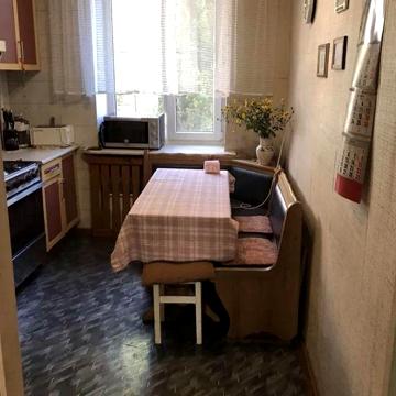 3к.Сталинка.3/5.Металлургов.Раздельные комнаты. Кухня 11кв.м.