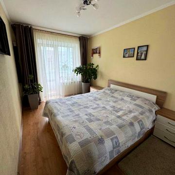 Продам трикімнатну квартиру
