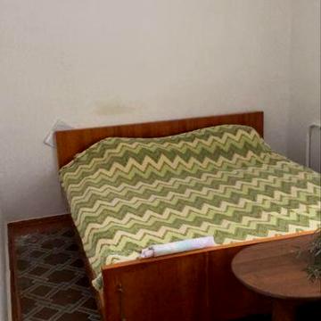 3 кімнатна квартира на вул. Комарова. Вільна з 01  вересня