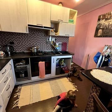 Продається 3-х кімнатна квартира,по вул.Руська,від власників