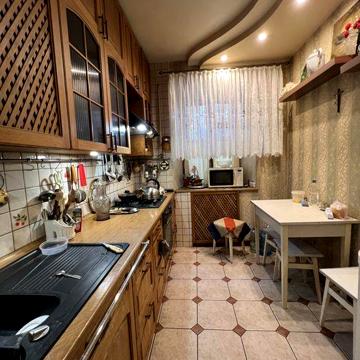 Сдам 4 х к дом на Комитетской ,квартира в 2 уровня с местом для авто
