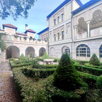 Чорногірська вул., 7