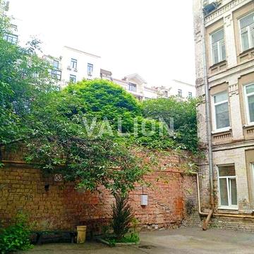 Продам 2к квартиру, історичний будинок, Межигірська 32, Поділ, метро