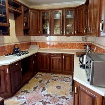 Оренда котеджу поруч зі ставочком та великою парковкою