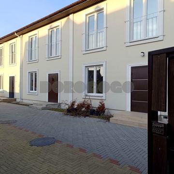 Святомихайлівська вул., 10