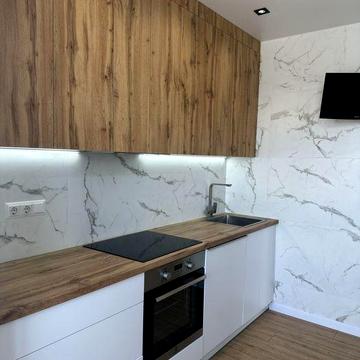 Продам 2 комнатную с ремонтом 57 жемчужина, балкон , вид моря ЖК 57 жеичужина