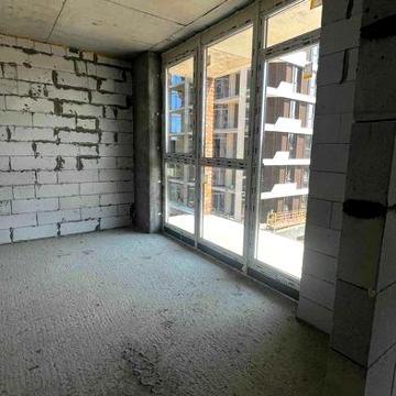 Двушка 54 м2 з балконом на березі озера Ірпінь