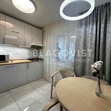 Продаж 2 к. квартири, Половецька, Татарка, Шевченківський, 54 кв.м.