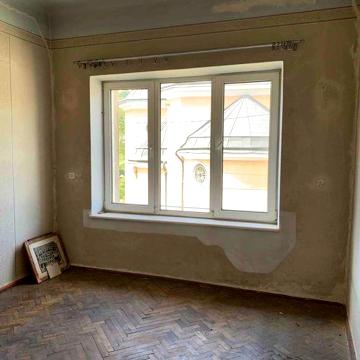 Продаж 1к квартири вул Сосюри 32000$