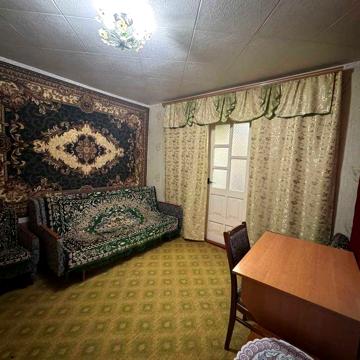 Продається двокімнатна квартира в Тиврові