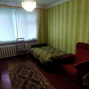 Продам 2-кімн. квартиру, пл.Миру з гаражем