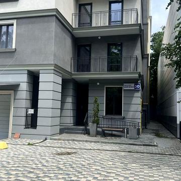 Сдам смарт на проспекте шевченко в Олемпийце возле Дворца Спорта