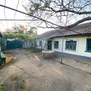 Продается дом старой постройки с участком земли 7 сот. в Широкой балке