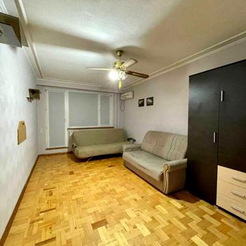 Продам 3 комнатную квартиру , метро Киевская