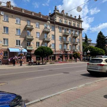 Продається ЕКСКЛЮЗИВНА 3кімнатна СТАЛІНКА в самому центрі міста