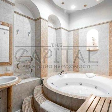 Здається в оренду ВЕЛИКА 3к квартира метро Театральна-1 хв