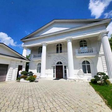 вул. Старокиївська, 2