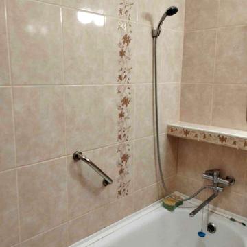 Продаж 4-кімнатної квартири у центрі міста