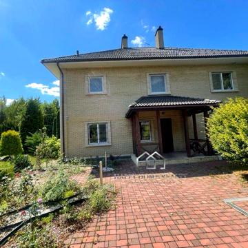 Продаж розкішного будинку та гостьового будинку в с. Жорнівка