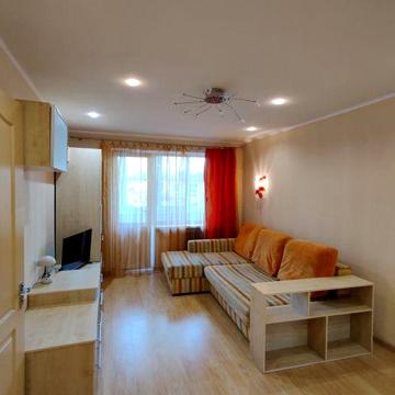 Аренда 1кКв Титова , ул. Суворова 11