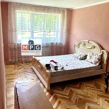 Світла вул., 27