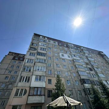 Симоненка вул., 1