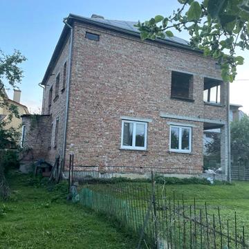 Не завершене будівництво