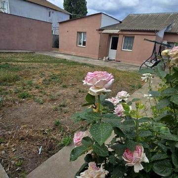 Продаж будинок з ремонтом для родини