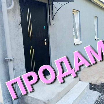 Студія в центрі міста з новим ремонтом , під комерцію