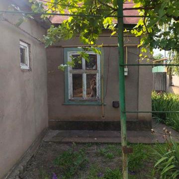 Дом по центральной улице.