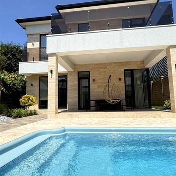 Продам новый стильный дом на фонтане, с бассейном, никто не жил