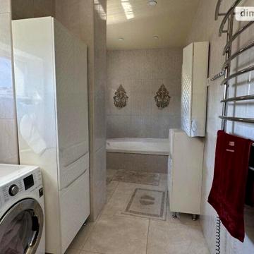Продаж 4к Дім Івана Кожедуба вулиця