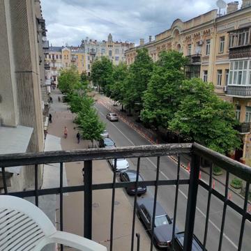 Лисенка вул., 4