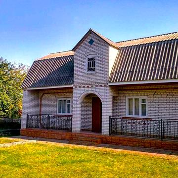 Заходь і живи! Ідеальна ділянка з літньою кухнею та госп.будівлями!