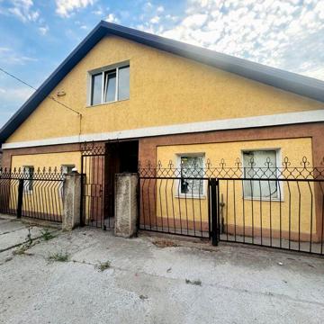 Продам дом центр города 120к.в