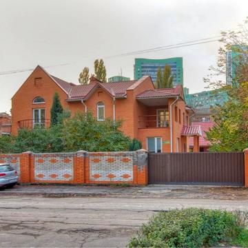 Макіївська вул., 19