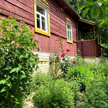 Продаж затишного будинку для проживання або дачі в с.Седнів