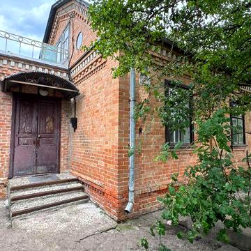 Продається добротний будинок. Від центру міста 4 км. Код №16683