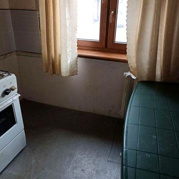 Продам 2 комнатную квартиру середина пр.Поля, ост."Комбинат игрушки"