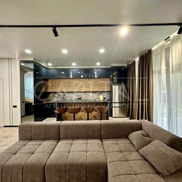 Святищенська вул.