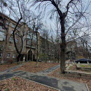 вул. Богомольця 7/14, Липки, Урядовий квартал