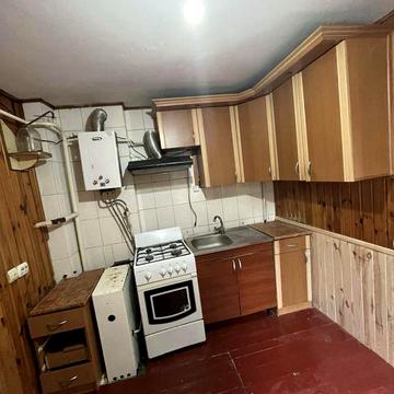 Продаж частини будинку в самому центрі міста. Окремий двір, торгуємось