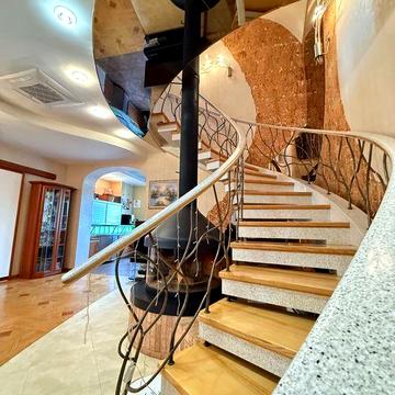 Продам 4-х кім квартиру вул. Сікорського