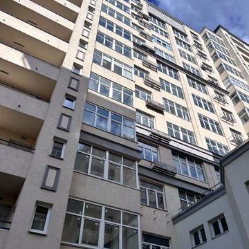 Квартира 3х на 4 пов коло метро Жк на строителей