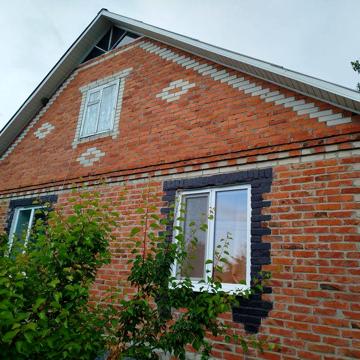 Продам в с. Хухра  цегляний будинок зі зручностями в гарному стані