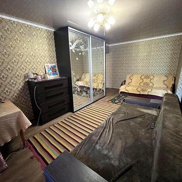 Продаж 3-к між пл. Визволення-Плаза