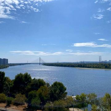Дніпровська набережна вул., 15-Є