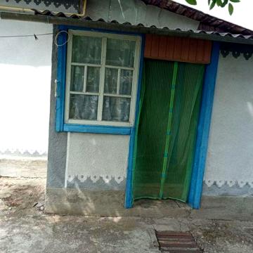 Продам півбудинку в м.Сарнах  район с. Сарни